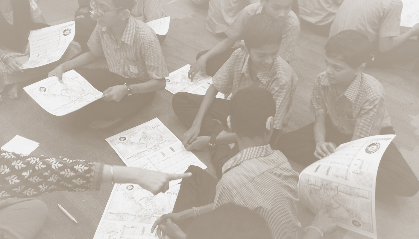 mumbai rail map reading by school kids